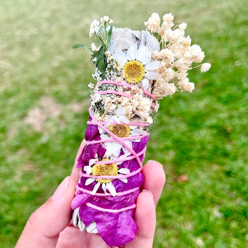💐One Of A Kind💐 4” Organic Natural Sage Wrapped In Natural Flower 5PC Gift Box - Picture 3 of 15
